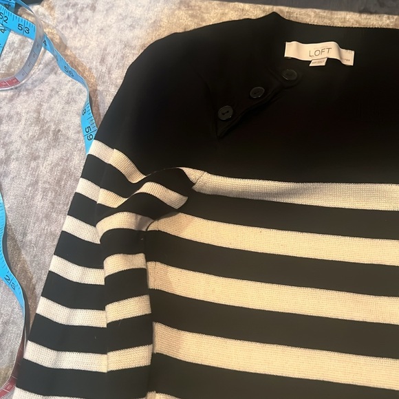 Ann Taylor Loft size XSP Black and White Striped Dress lightweight knit EUC - Picture 3 of 6